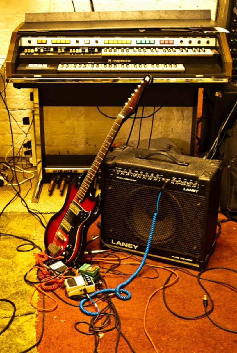 311991_404882219572591_541150714_n